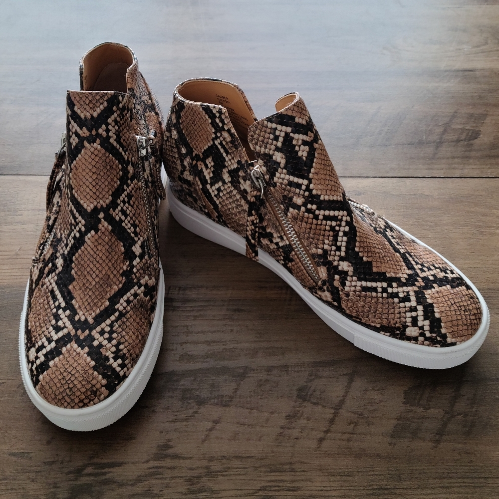 NWOT‼️ Steve Madden Wedge Sneakers